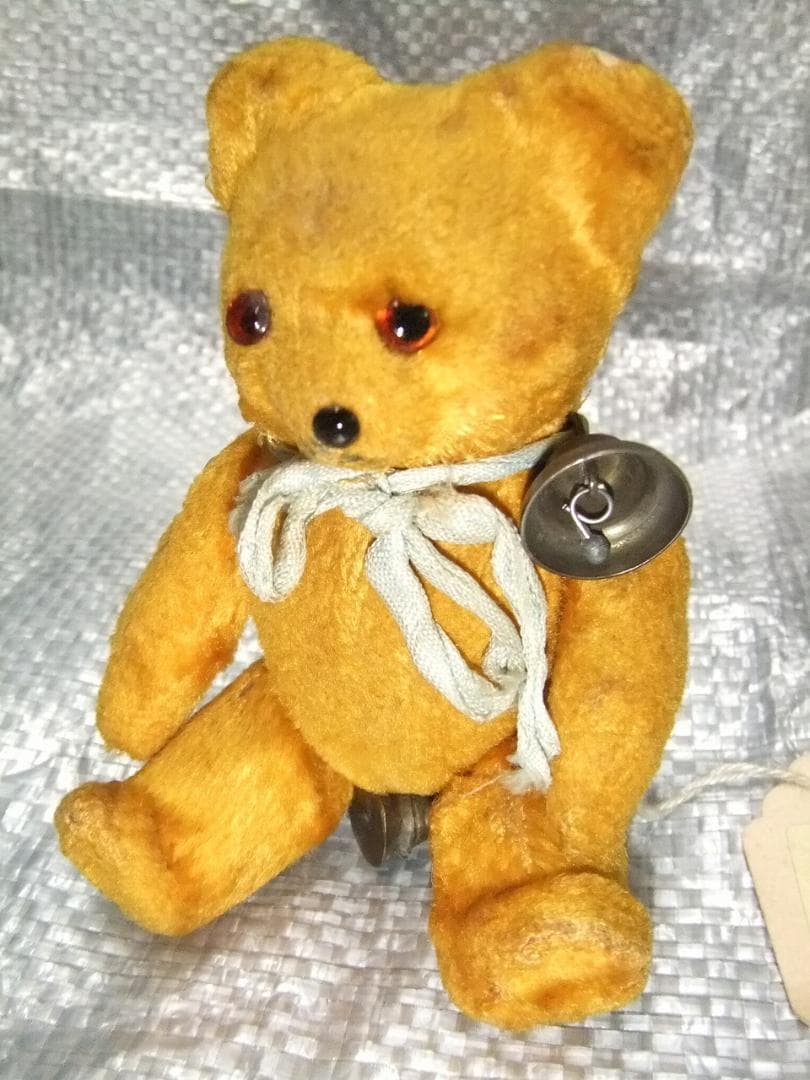 175.00 イギリスポンド値札がついたままのベアちゃん　時代色付きです