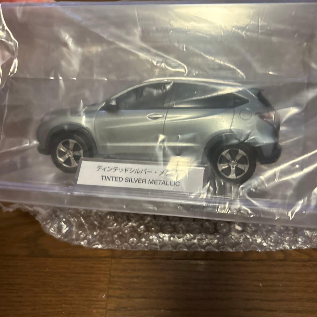 ホンダVEZEL　1／24Scale　Model　Car