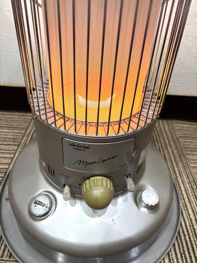 トヨトミ　石油ストーブ ＭＬ-21 シルバー　分解清掃済み