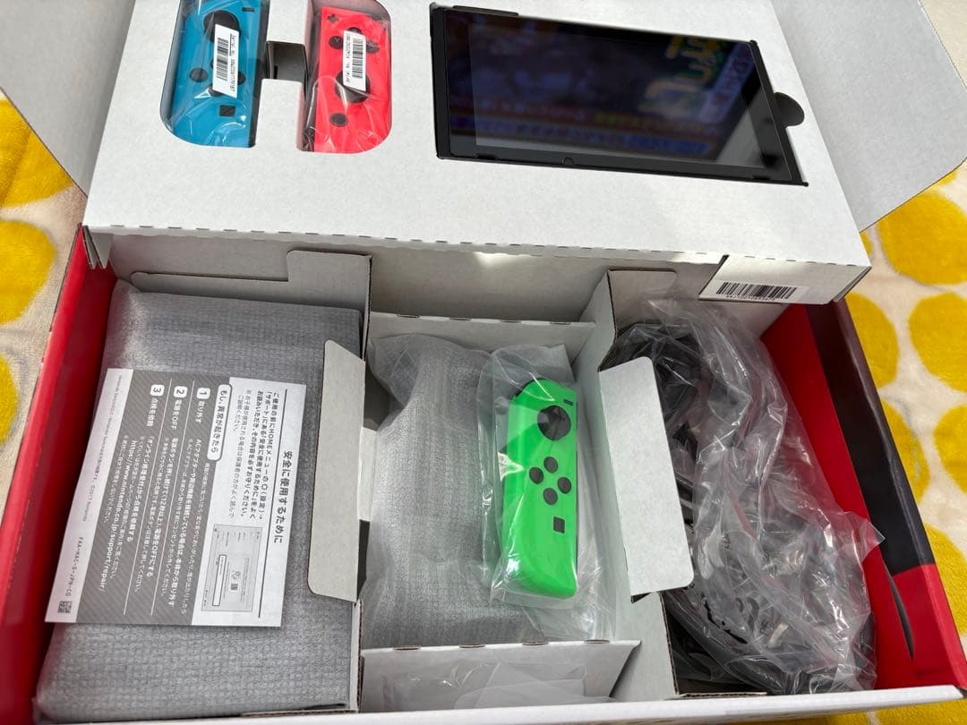 Nintendo Switch 本体　カバー　Joy-Con付