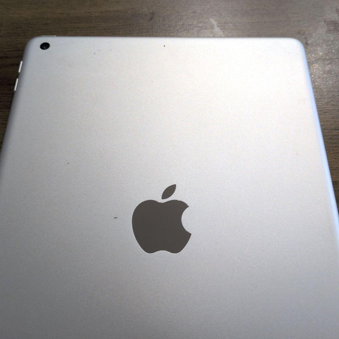 Apple iPad 第8世代 10.2インチ 32GB シルバー