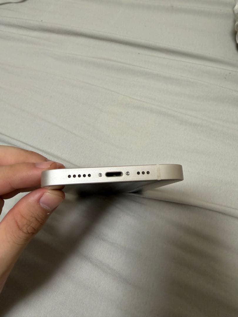 Apple iPhone 13 256GBスターライト 本体