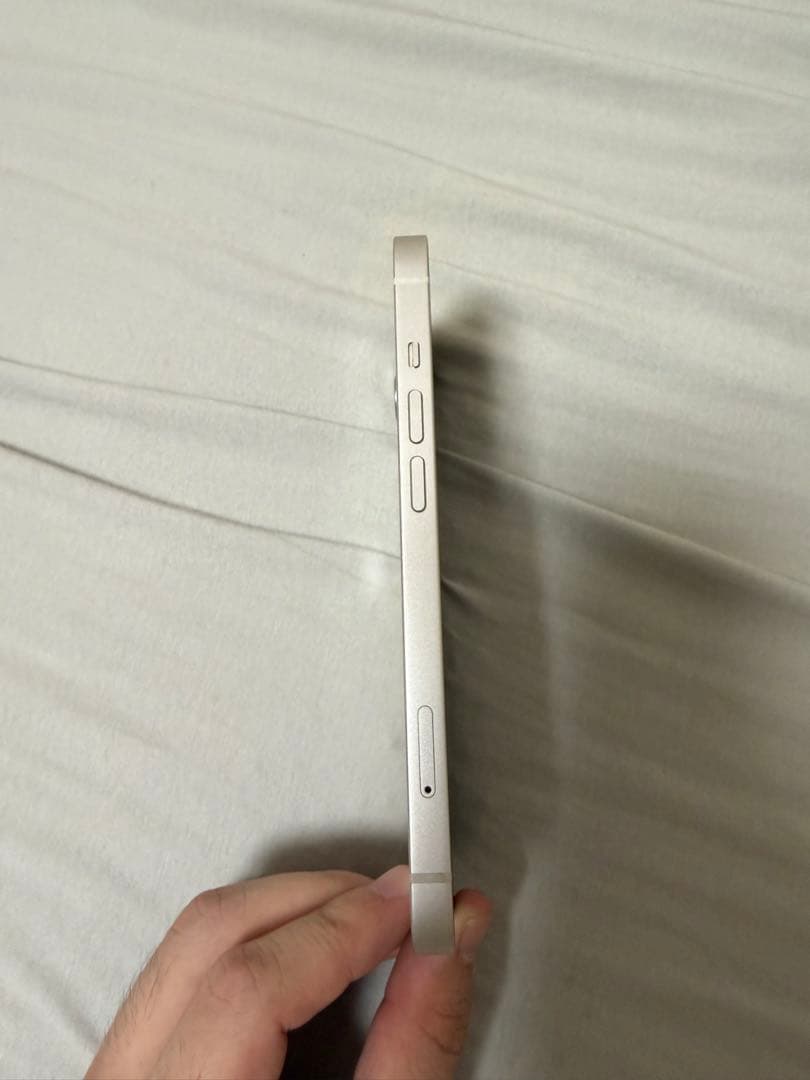 Apple iPhone 13 256GBスターライト 本体