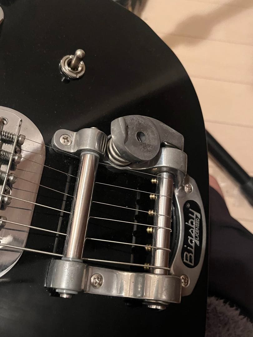 スクワイアーCabronita Telecaster with Bigsby