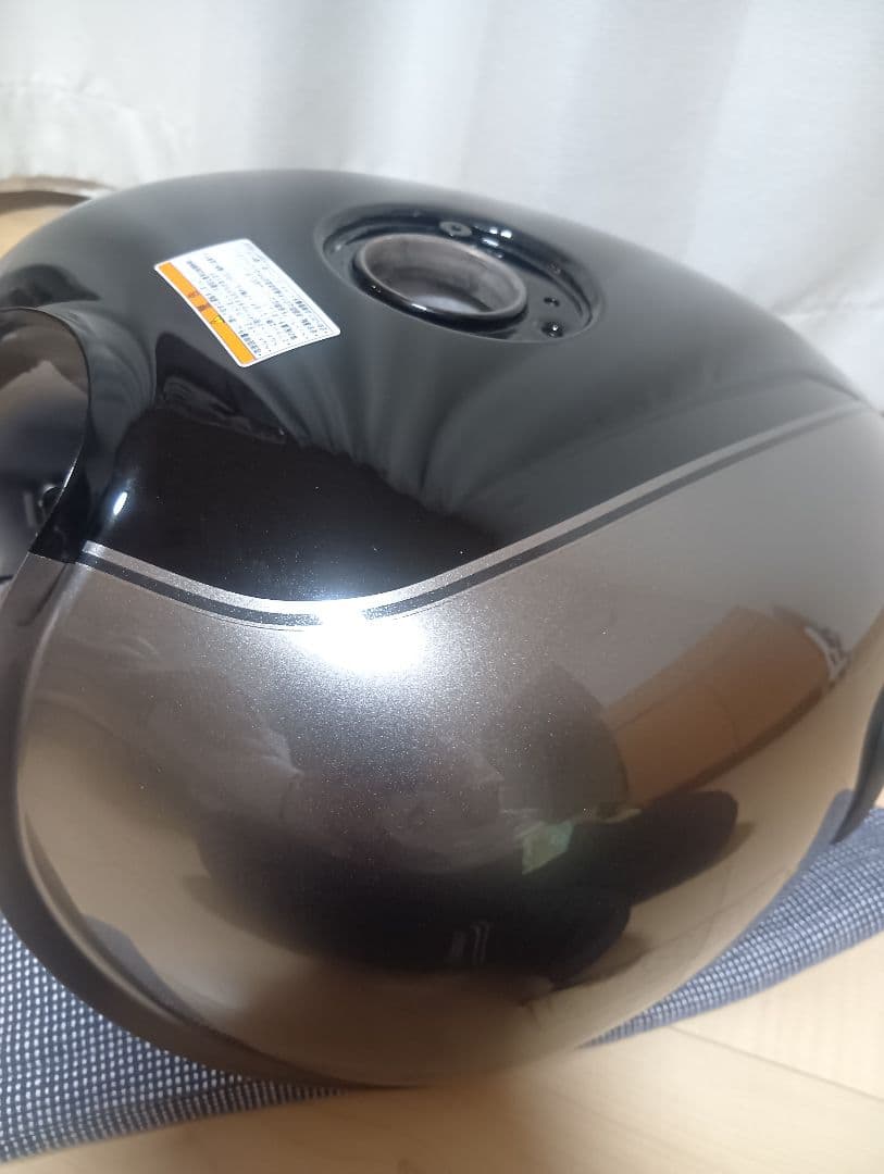 カワサキ w800 純正　ガソリンタンク　美品　サビなし