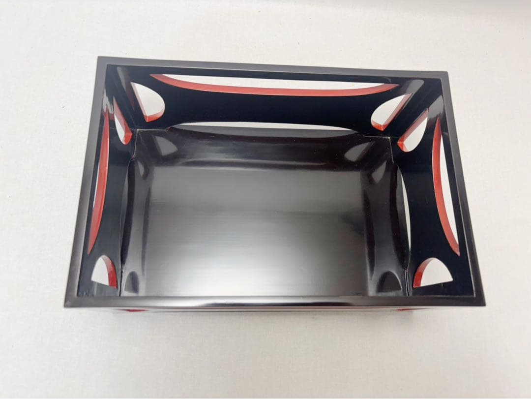 ほぼ未使用 茶道具 木製黒塗り 糸巻透 煙草盆 茶懐石 喫煙具 木工芸 莨盆紙箱