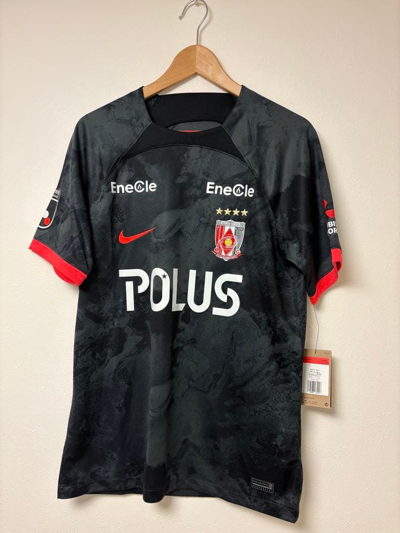 浦和レッズ 2024年 3rdユニフォーム　おまけ付（缶バッチ、キーホルダー）