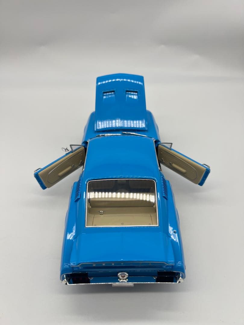 No48 ミニカー1/18箱あり Ford 1960 MUSTANG