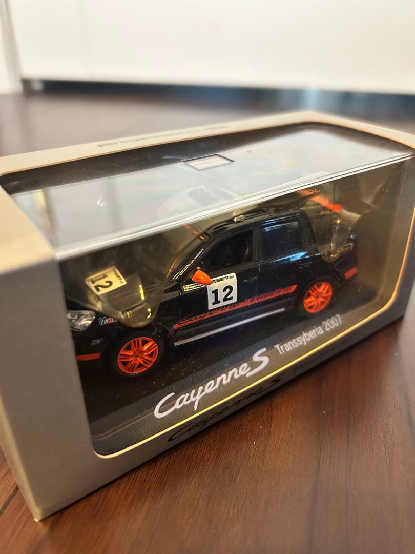 カイエンS Transsyberia 2007 ポルシェ正規ミニカ　おまけ付き