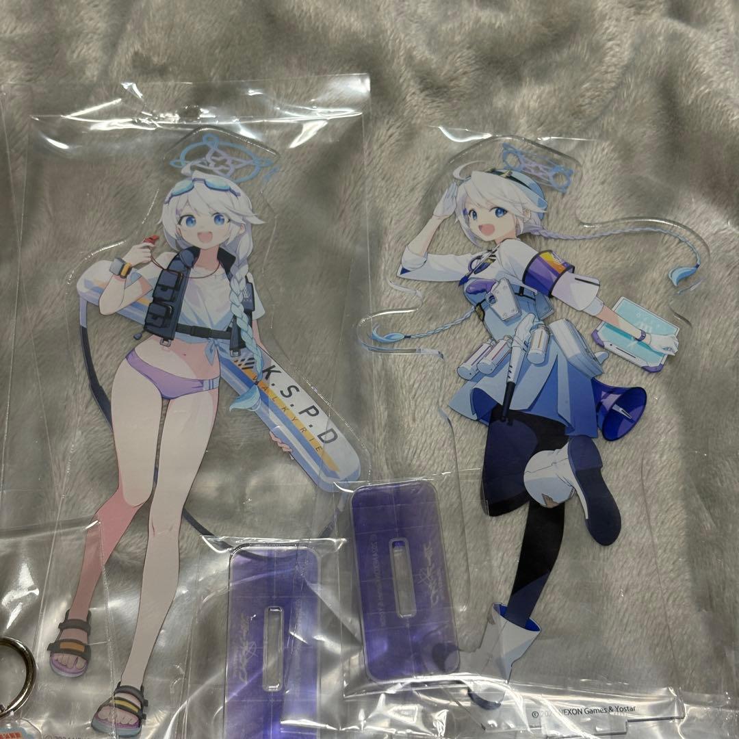 【10個】　ブルアカ　アクリルスタンド　アクリルキーホルダー　大量　まとめ売り