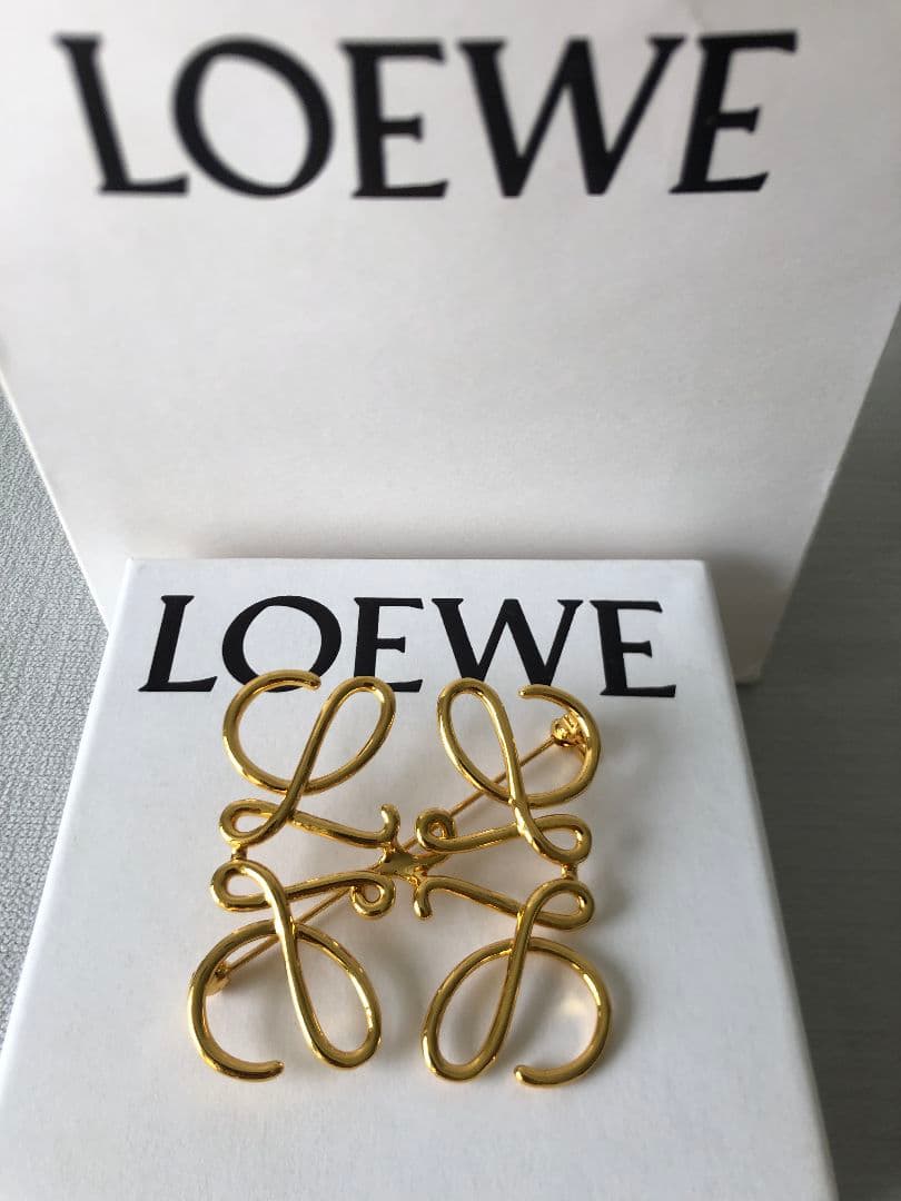 LOEWE ロエベ 　メタル ブローチ　ヴィンテージ　レディース　ゴールド
