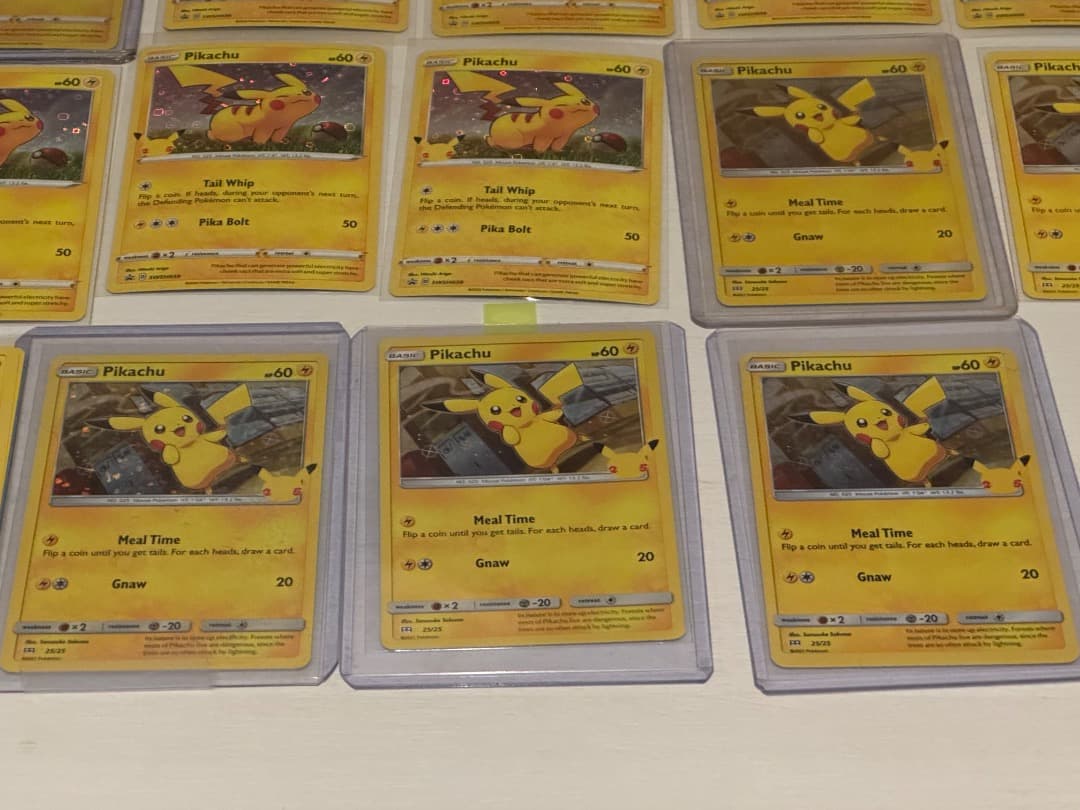 ポケモンカード 海外 ピカチュウ ホロ 25周年 プロモ 英語　ホロ