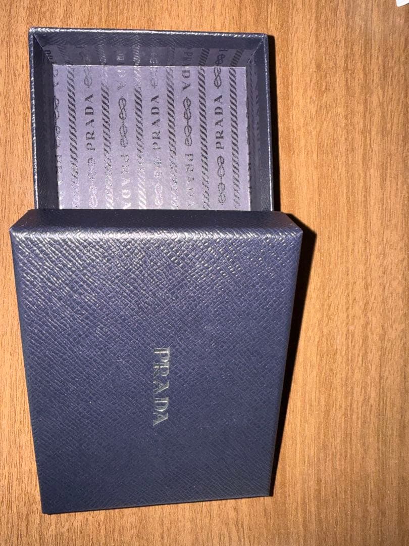 ラッセーラサフィアーノトライアングル財布