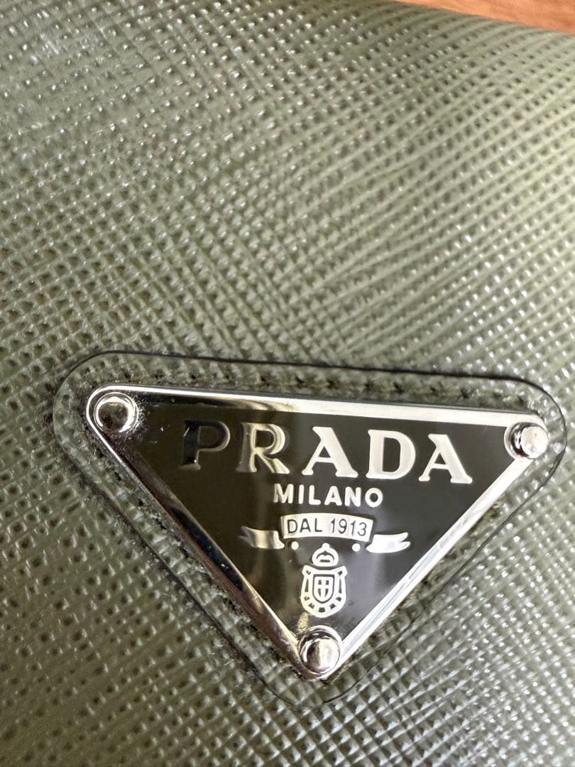 ラッセーラサフィアーノトライアングル財布