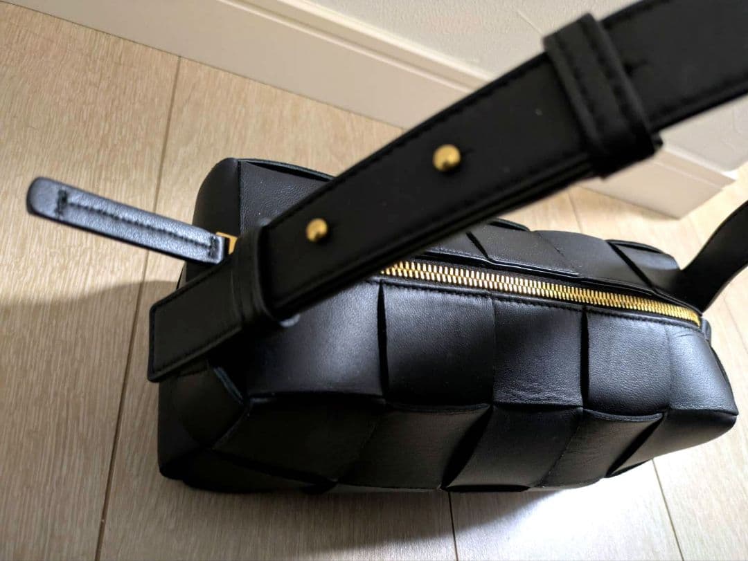 BOTTEGA VENETA ボッテガヴェネタ　カセット　ブリック　ハンドバッグ