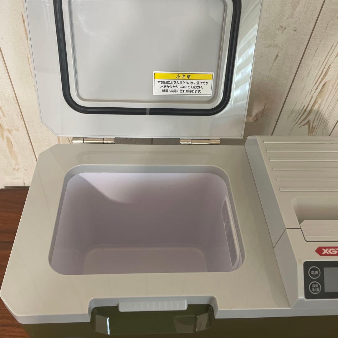 【美品】makita マキタ　充電式保冷温庫　CW003G 7L容量　付属品あり