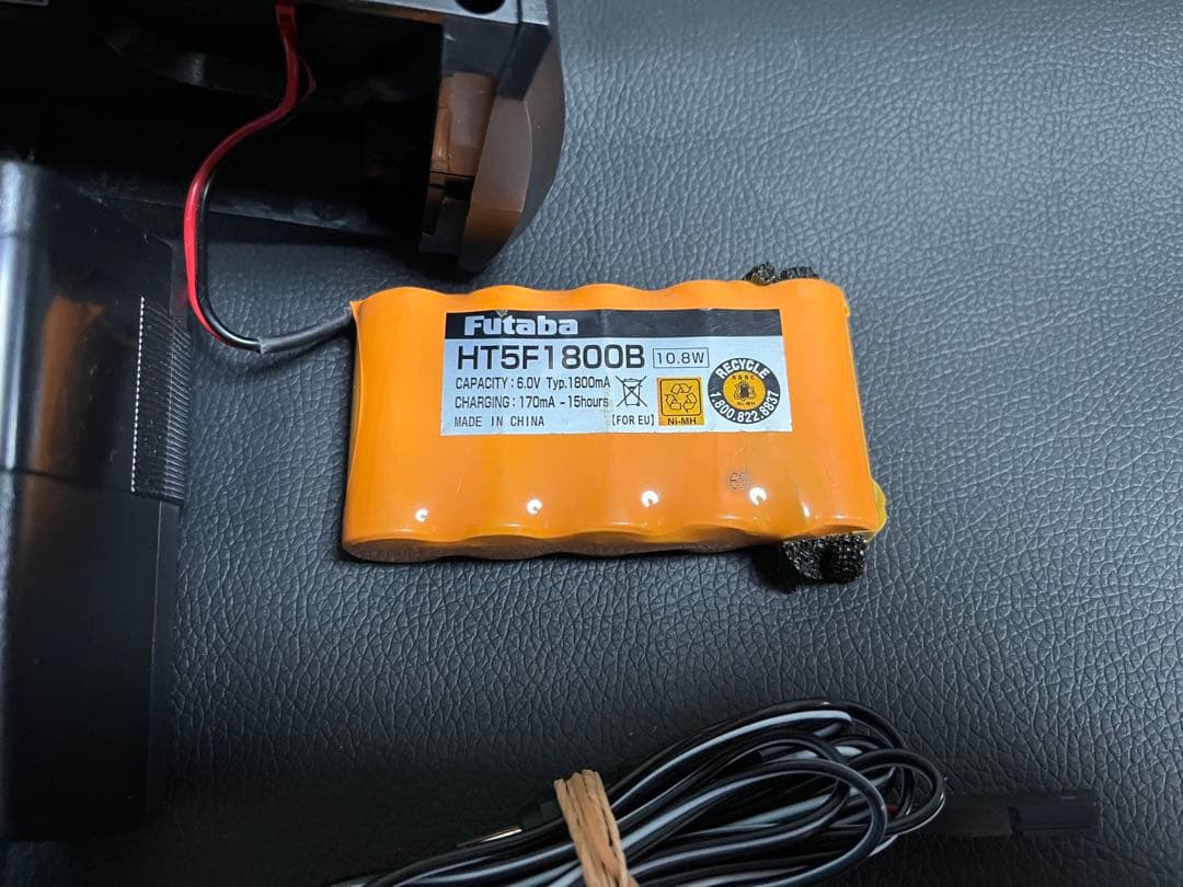 3PV フタバ　送信機、　純正充電器セット