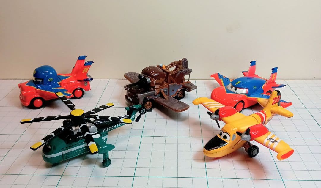 トミカディズニーカーズ5台