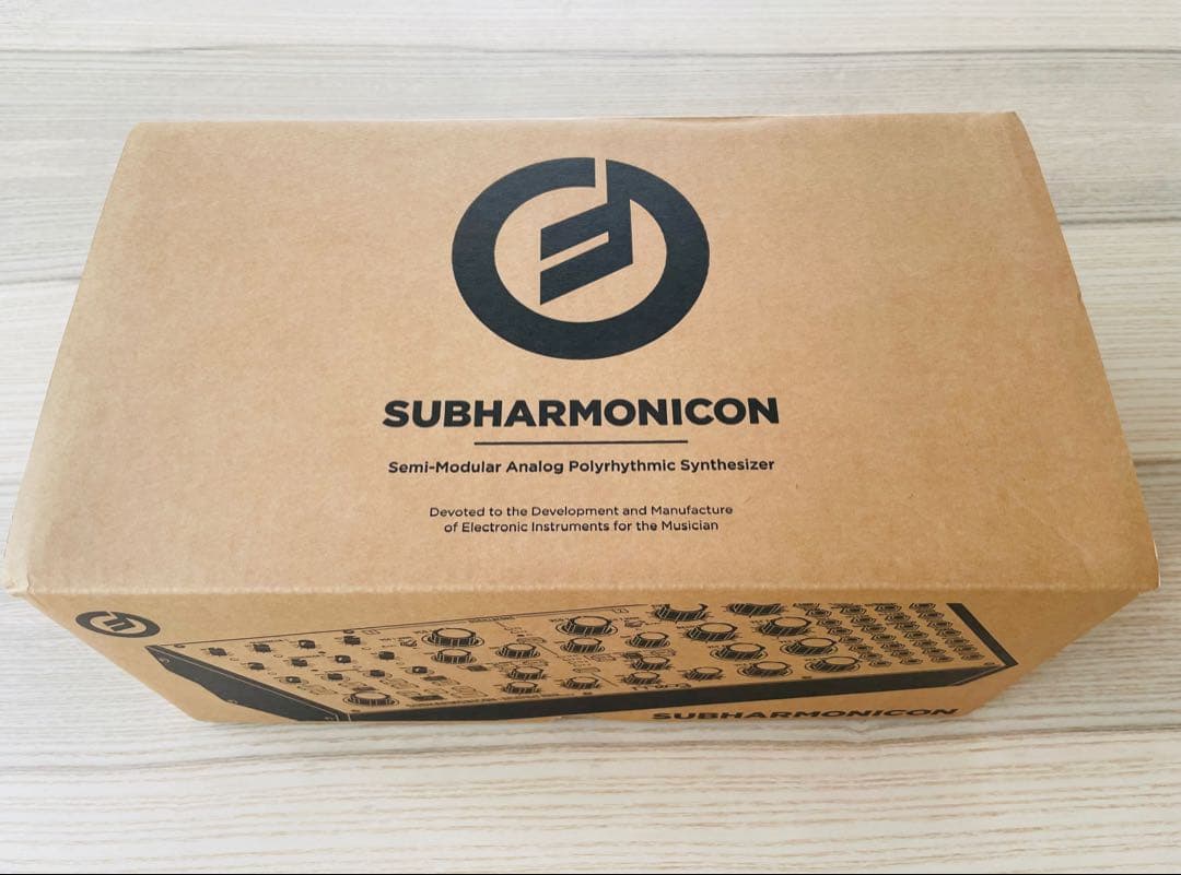 ほぼ新品 の Moog Subharmonicon モジュラーシンセ