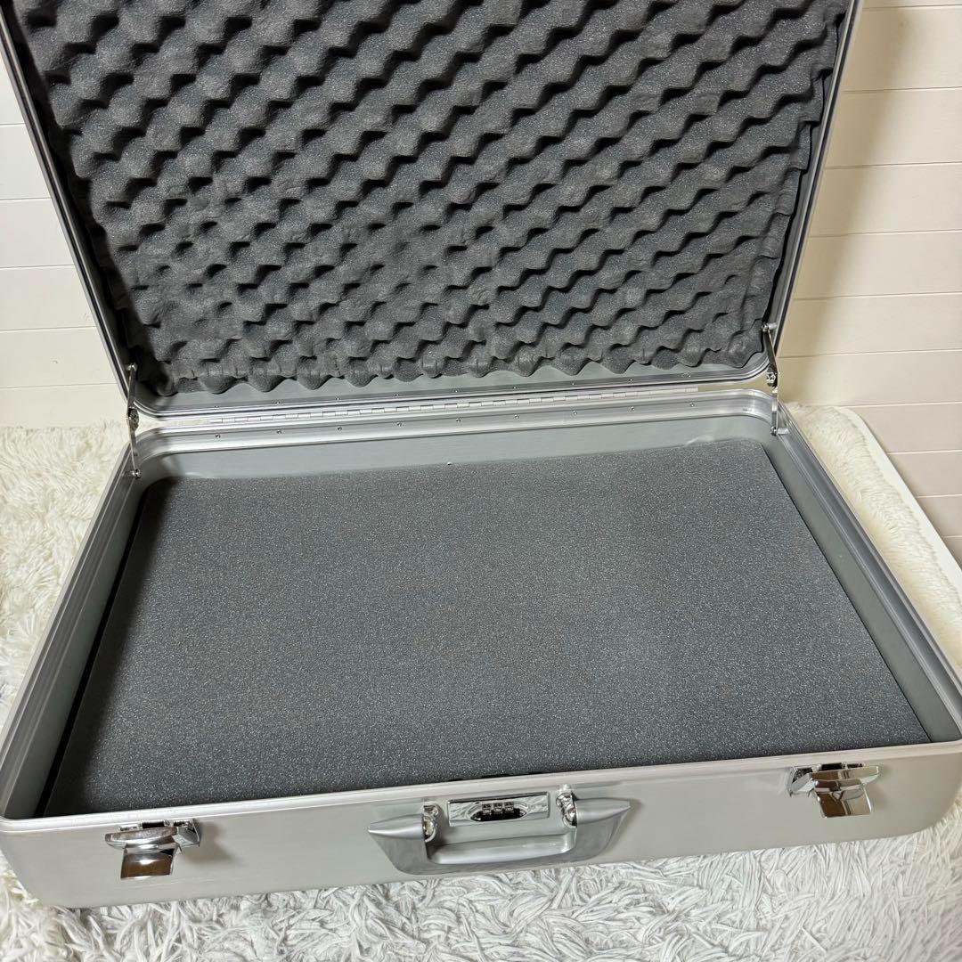 未使用・希少⭐️ゼロハリバートン　カメラケース　アタッシュケース　大容量　アルミ