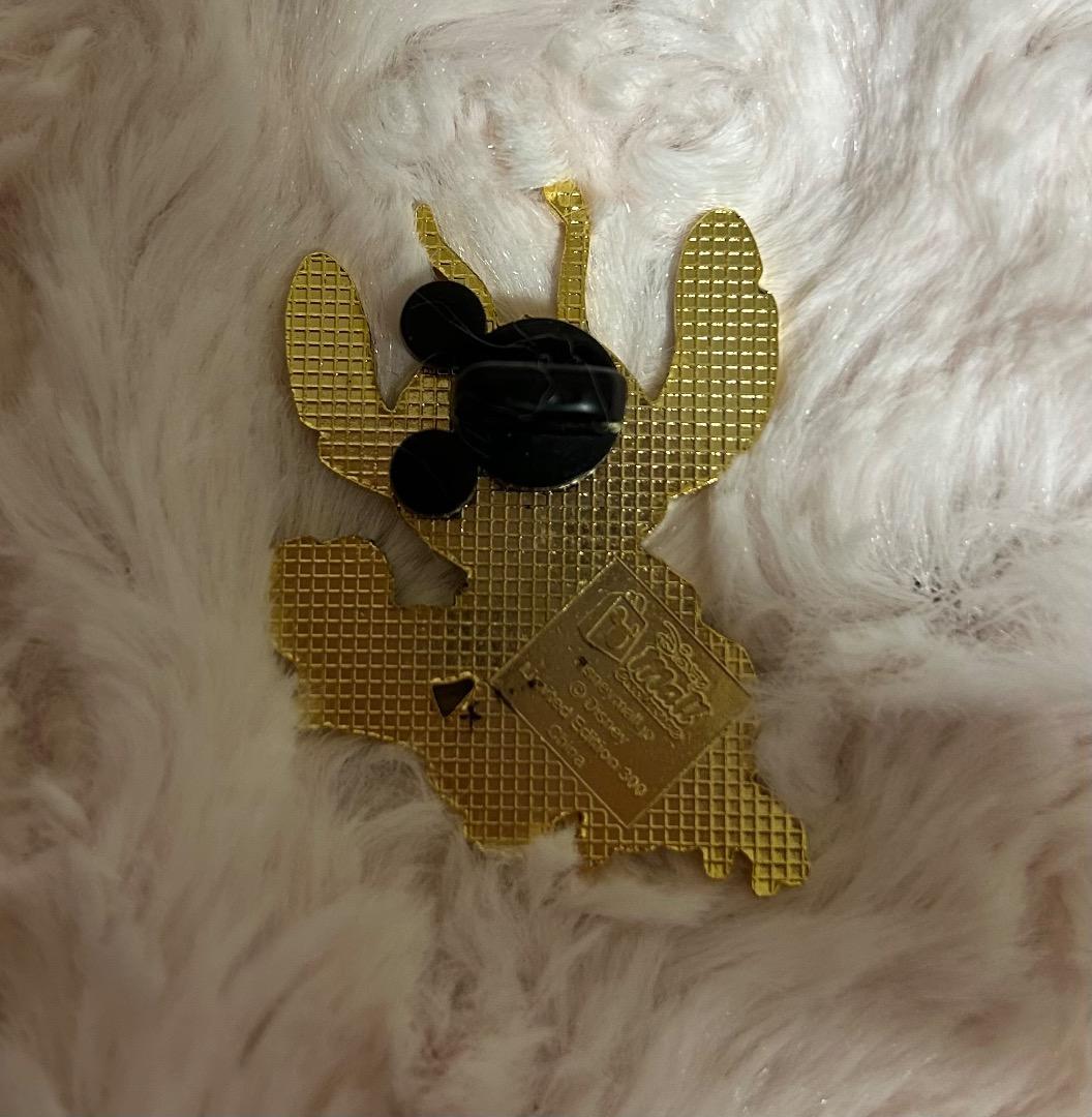 ディズニーモール　スティッチ　ピンバッジ　LE300