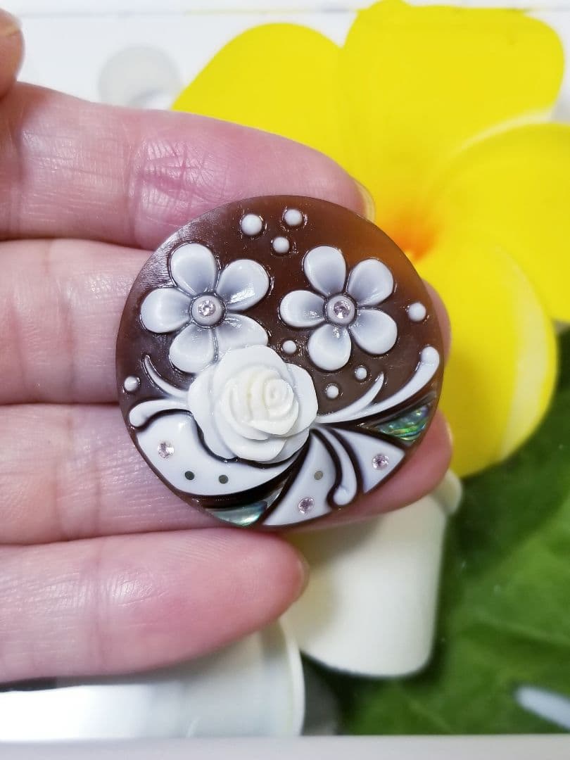 KS-043 【ロザリオ・メンネッラ】作　天然シェルカメオルース