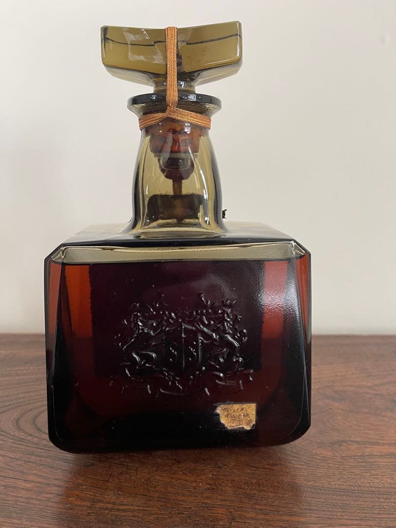 壽屋　KOTOBUKIYA 初代 ローヤル 720ml 未開栓　サントリー