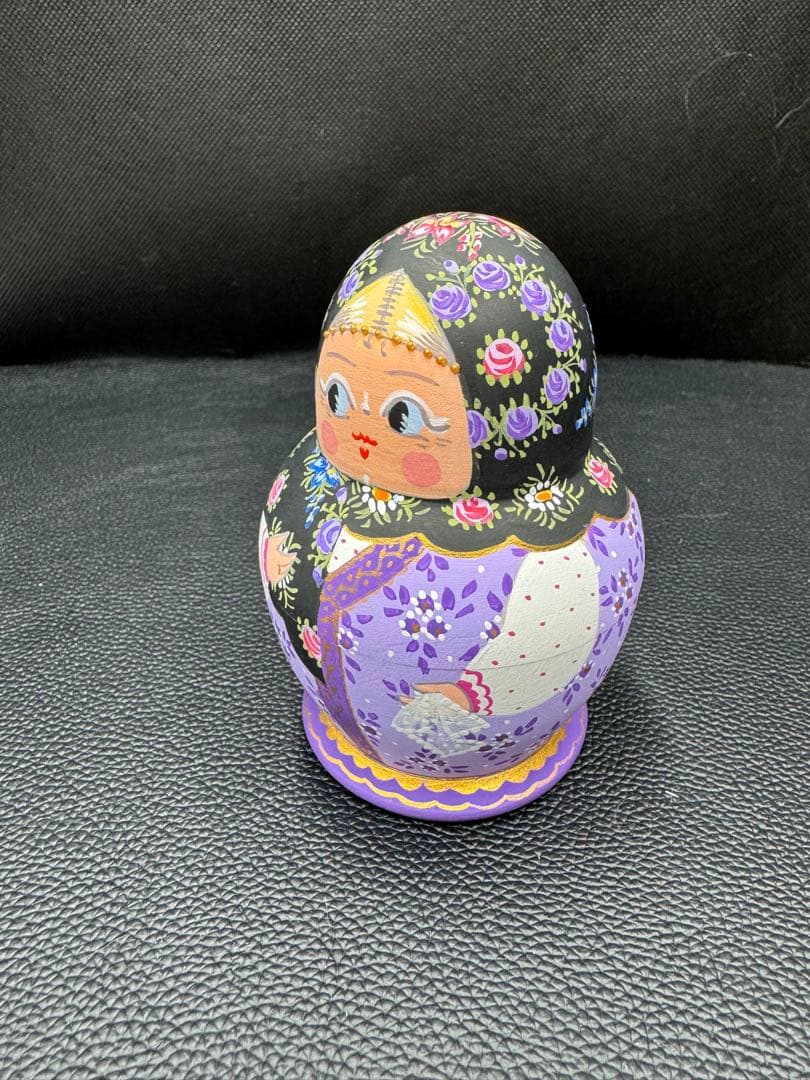 新品　ロシア　オリガ　ミッチィナ、マトリョーシカ。やや小さなタイプ。紫ボディ。