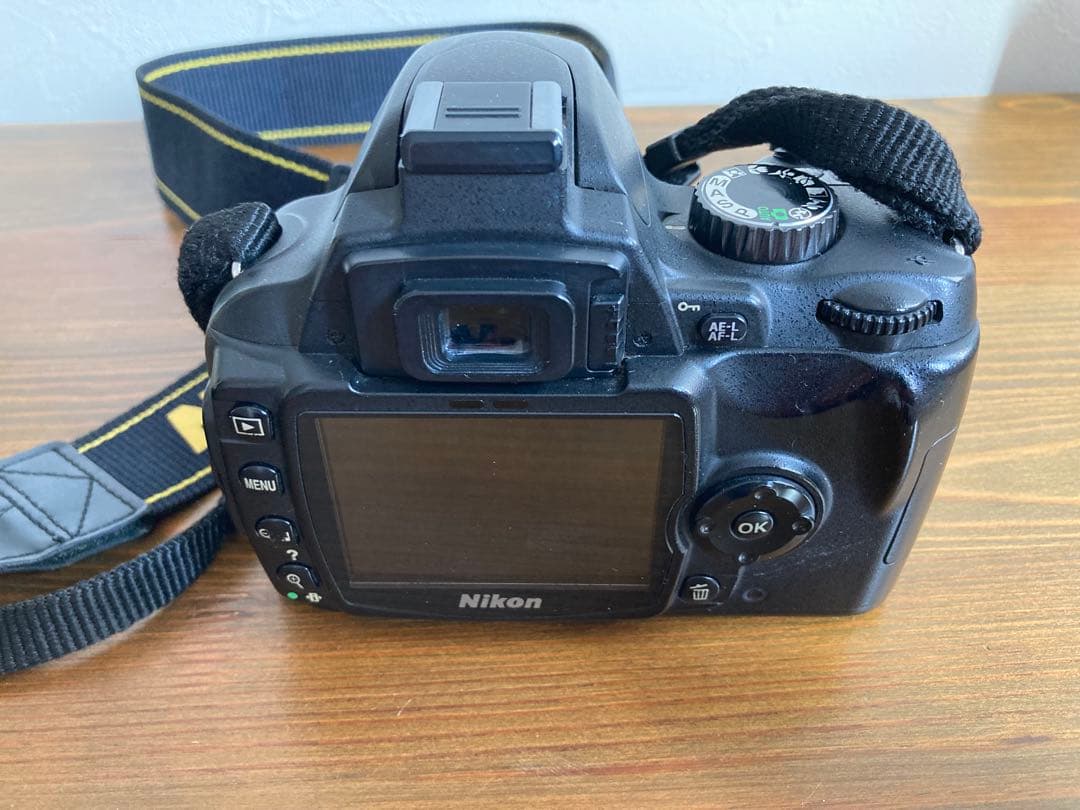 Nikon D60 デジタル一眼レフ 本体と充電器