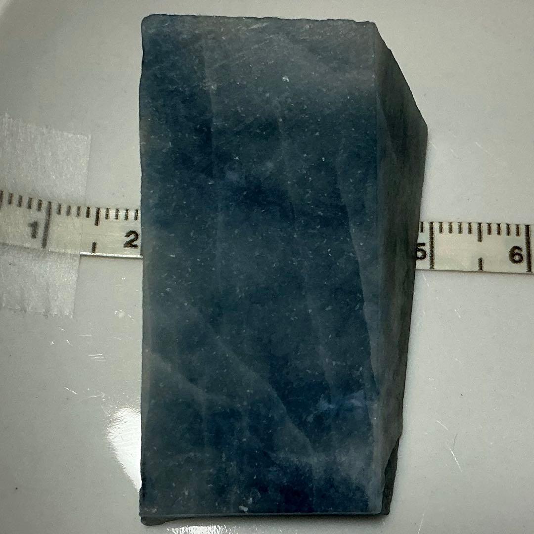 コン沢翡翠　マニア向け究極のカット原石（135）