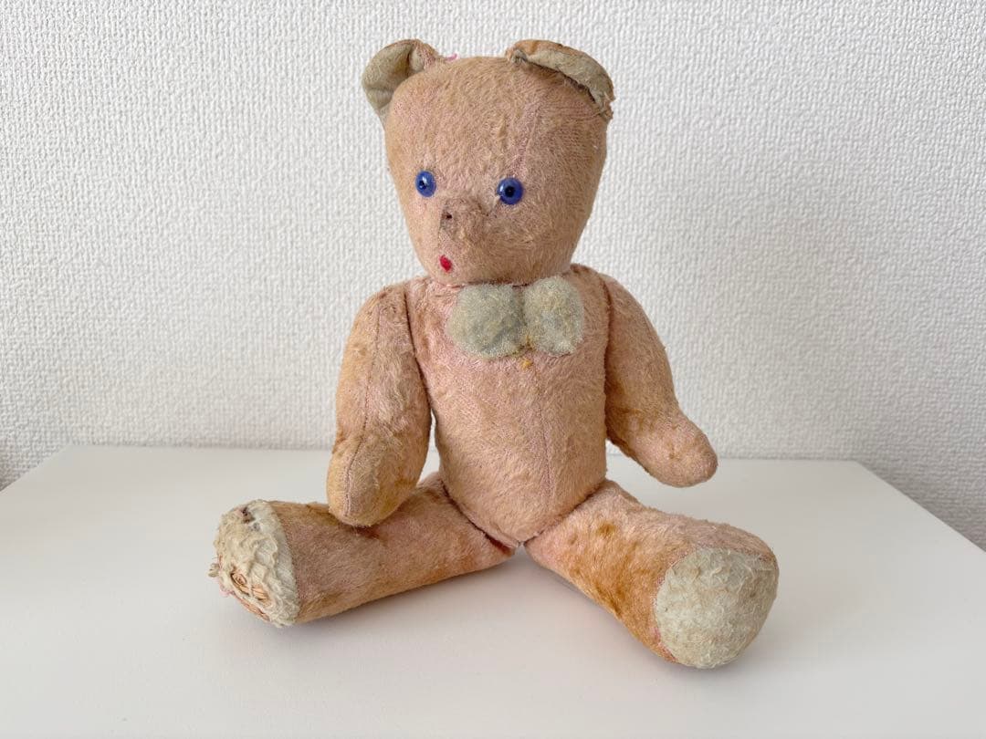 【フランス】蝶ネクタイをしたピンクのアンティークテディベア / 青い目