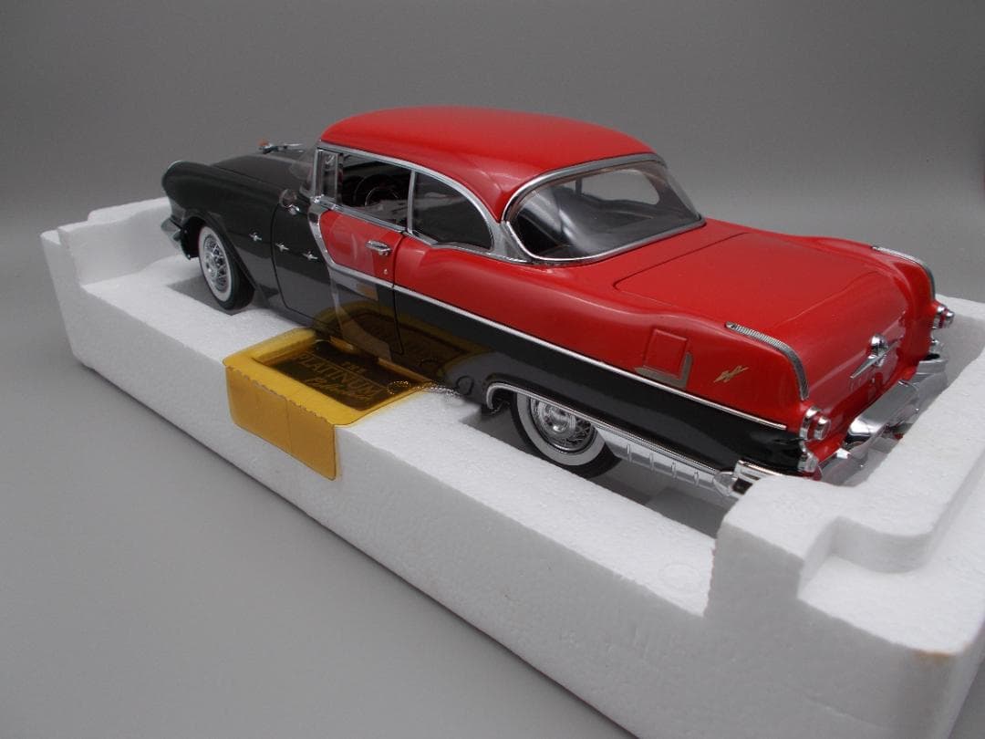 1955 Pontiac StarChief SunStar社製 1/18