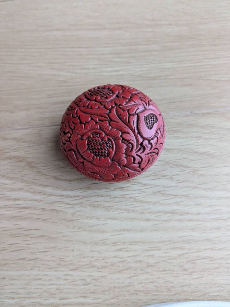堆朱　香合　漆芸　三野原晃一作 牡丹彫
