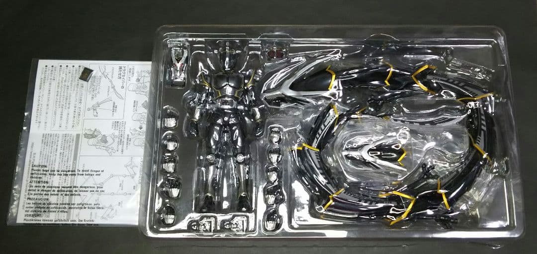 S.H.フィギュアーツ 仮面ライダーリュウガ