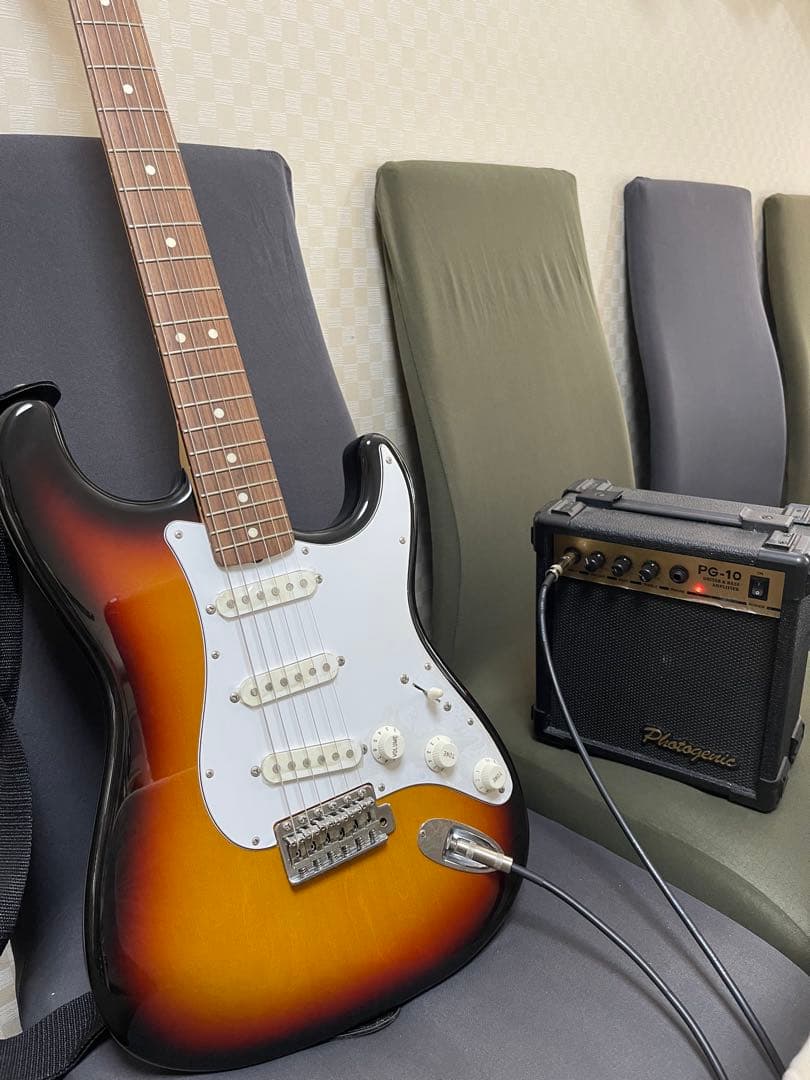 Bellwinフェンダー　STRAOCASTER エレキギター