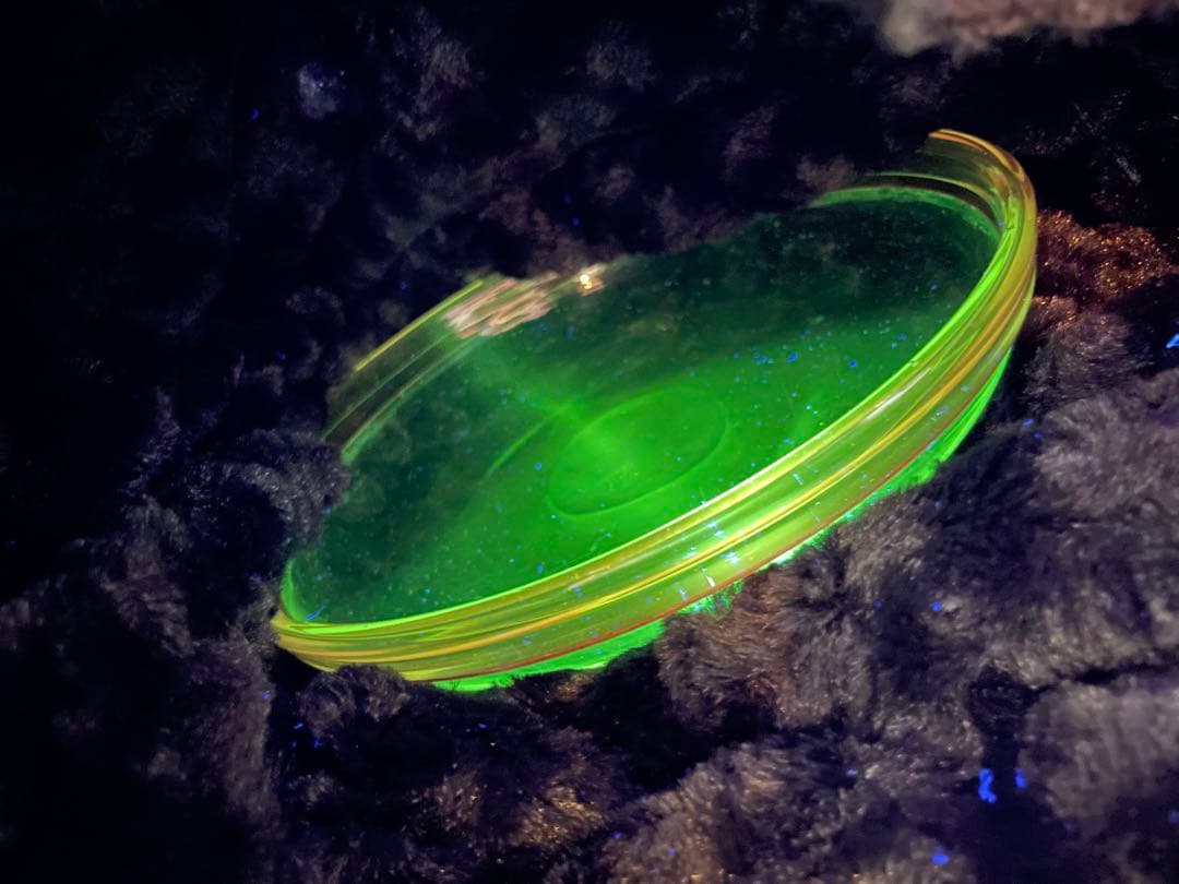 レトロ　ガラス皿【m1495 大正ガラス　明治　吹きガラス　骨董　ウランガラス】