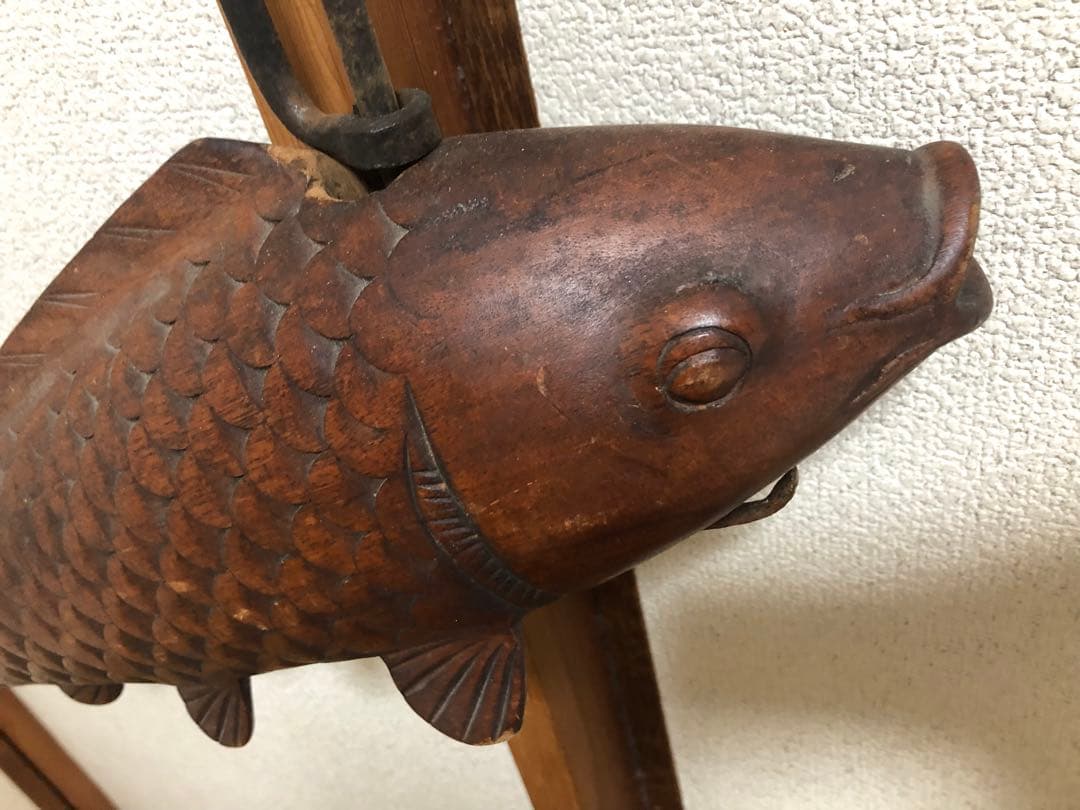 自在鉤　鯉　木彫り　囲炉裏