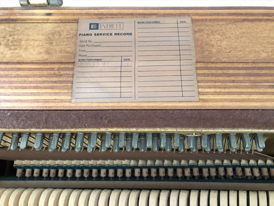 アメリカ製　アップライトピアノ　EVERETT エヴェレット　現状渡し　椅子付き