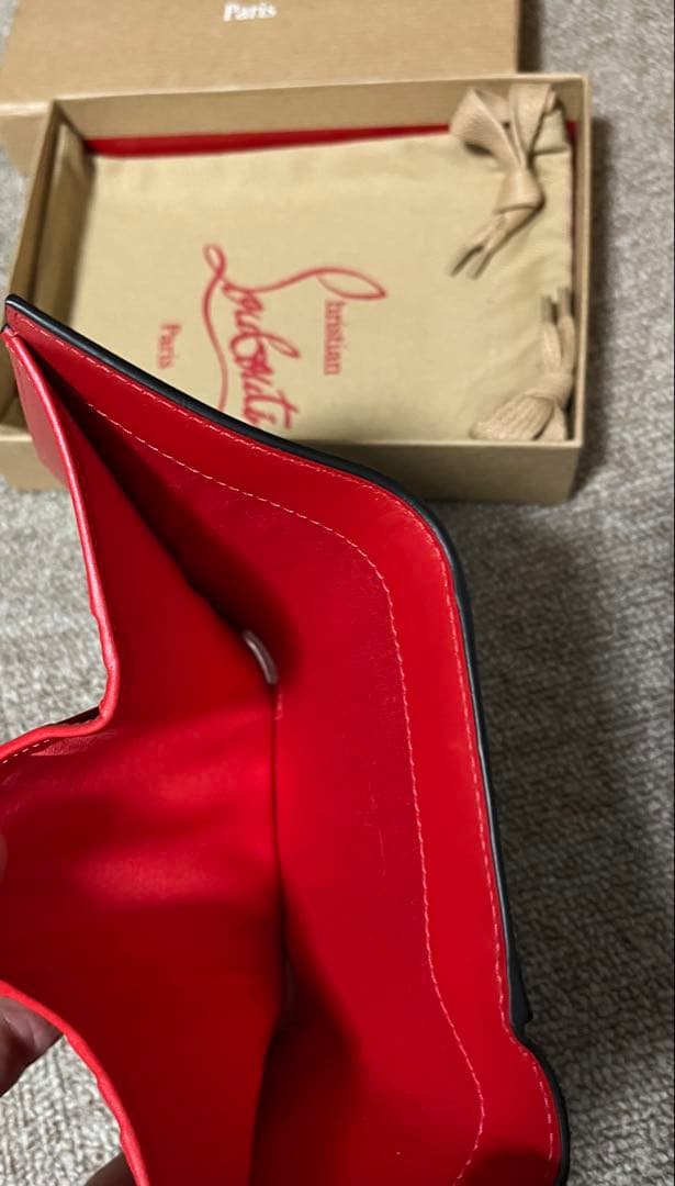 クリスチャンルブタン バレンタイン限定　三つ折り財布