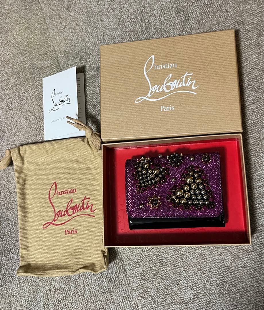 クリスチャンルブタン バレンタイン限定　三つ折り財布