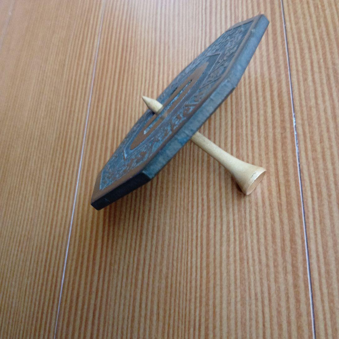 八角形の鍔、文字と模様付き