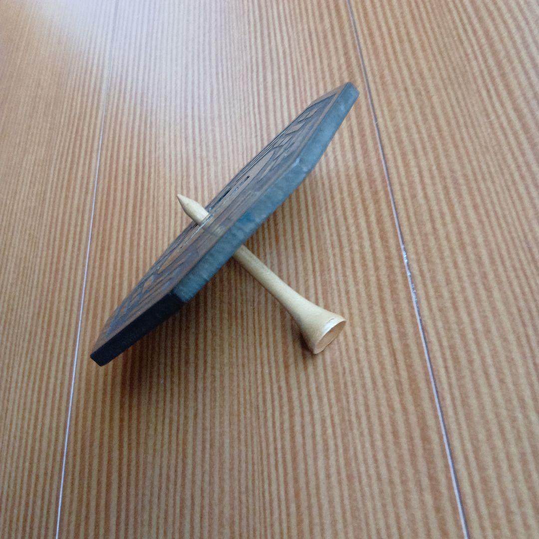 八角形の鍔、文字と模様付き