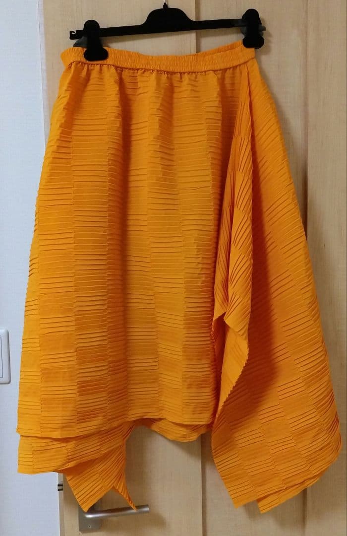 ヘンリックビブスコフ オレンジのふわふわスカート