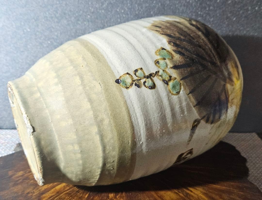 日本工芸会正会員　益子焼　名工　 武田敏男作　白釉鉄釉緑釉　葡萄文 花瓶　共箱