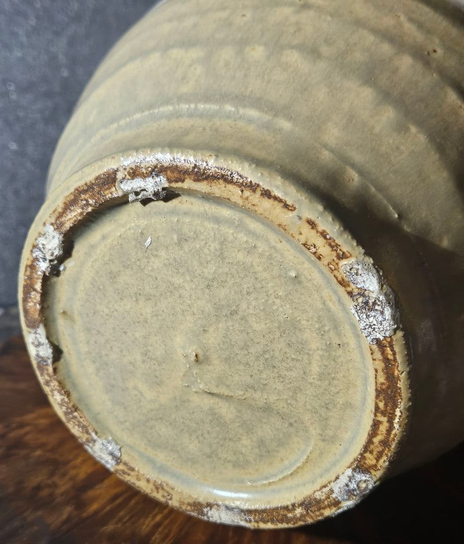 日本工芸会正会員　益子焼　名工　 武田敏男作　白釉鉄釉緑釉　葡萄文 花瓶　共箱