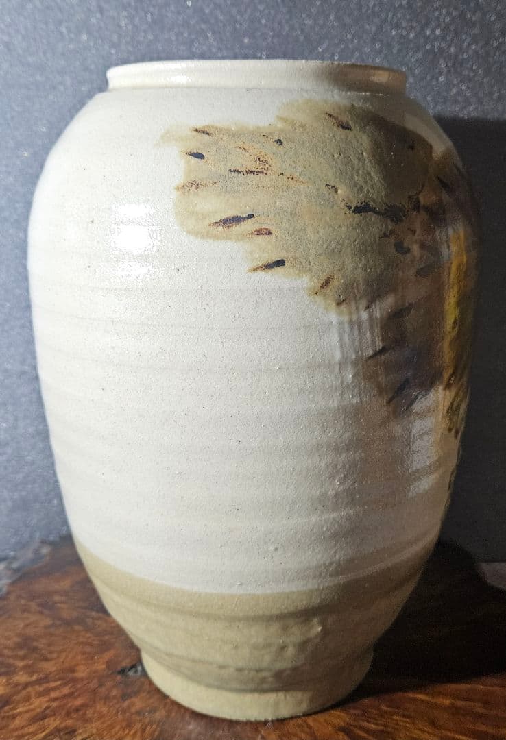 日本工芸会正会員　益子焼　名工　 武田敏男作　白釉鉄釉緑釉　葡萄文 花瓶　共箱