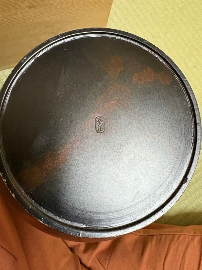 黒色陶器花瓶 鶴の金箔装飾