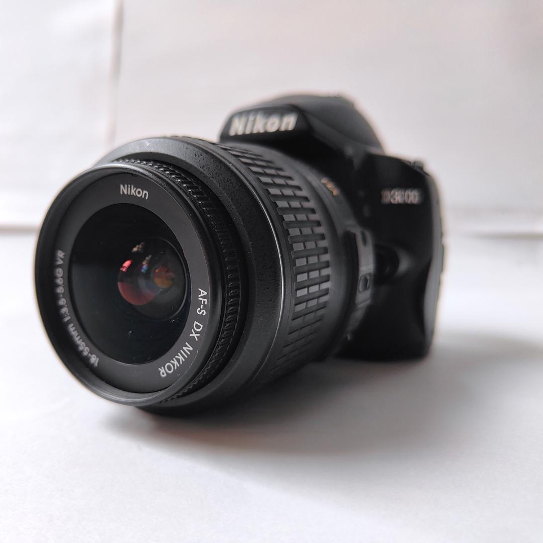 【送料無料・激安】Nikon デジタル一眼レフカメラ D3000 レンズキット