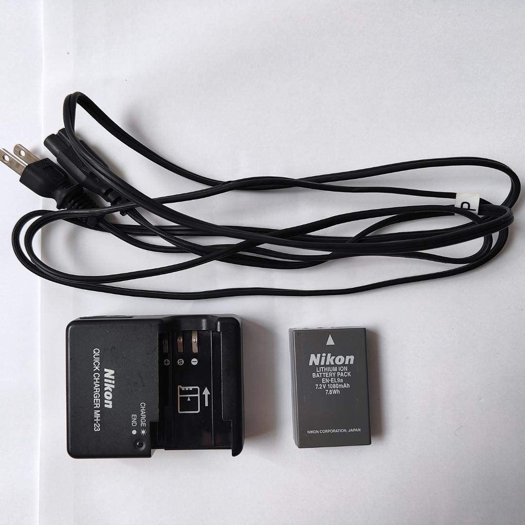 【送料無料・激安】Nikon デジタル一眼レフカメラ D3000 レンズキット