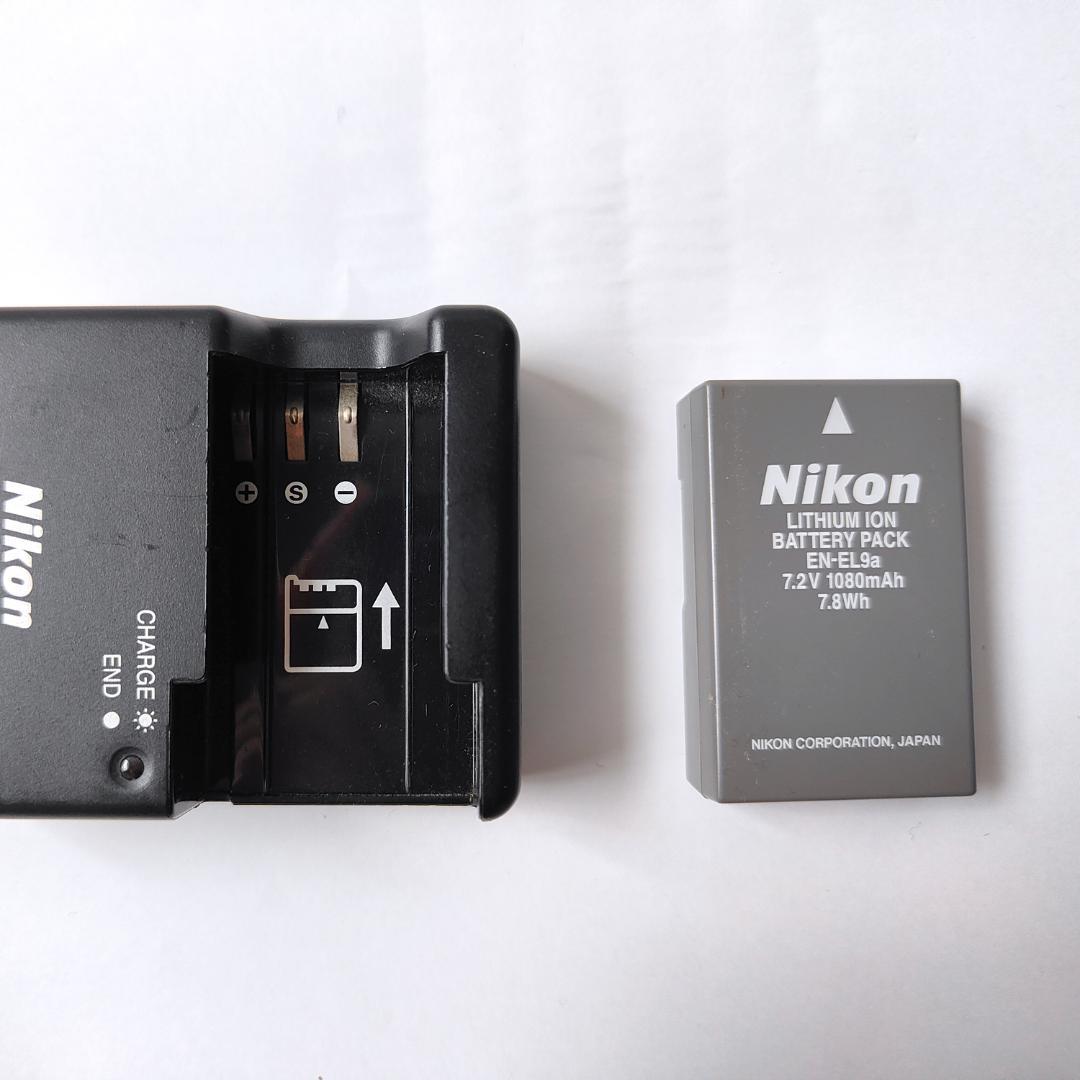 【送料無料・激安】Nikon デジタル一眼レフカメラ D3000 レンズキット